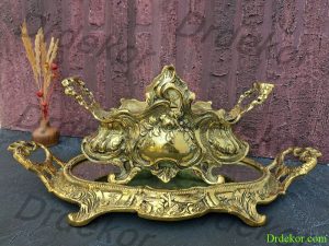 شکلات خوری تاج